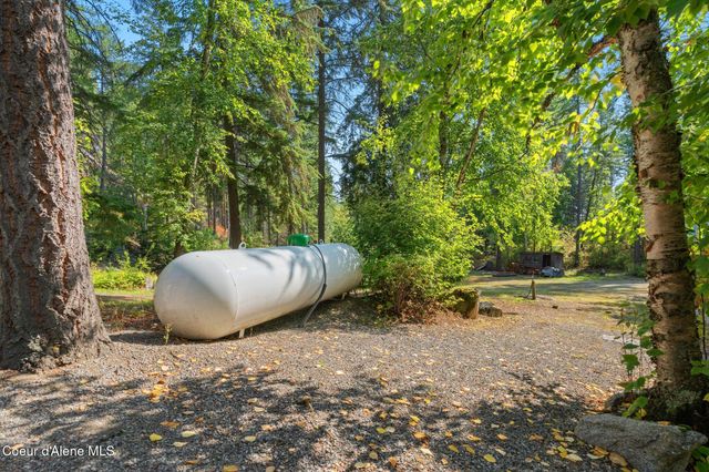 1758 Giles Connection Rd, Bonners Ferry, ID 83805