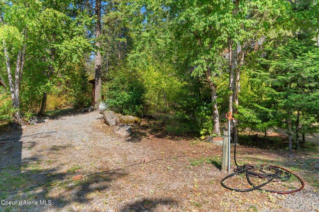 1758 Giles Connection Rd, Bonners Ferry, ID 83805