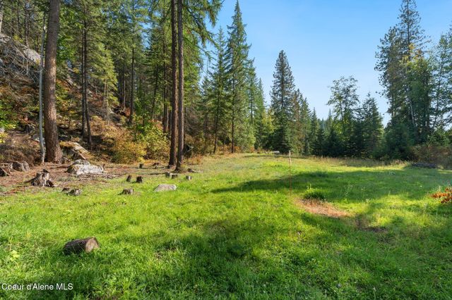 1758 Giles Connection Rd, Bonners Ferry, ID 83805