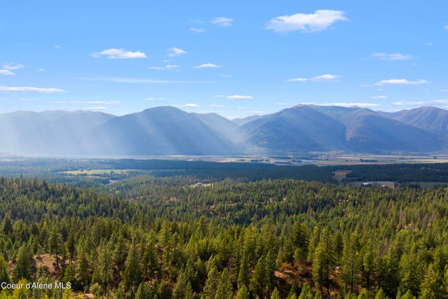 1758 Giles Connection Rd, Bonners Ferry, ID 83805