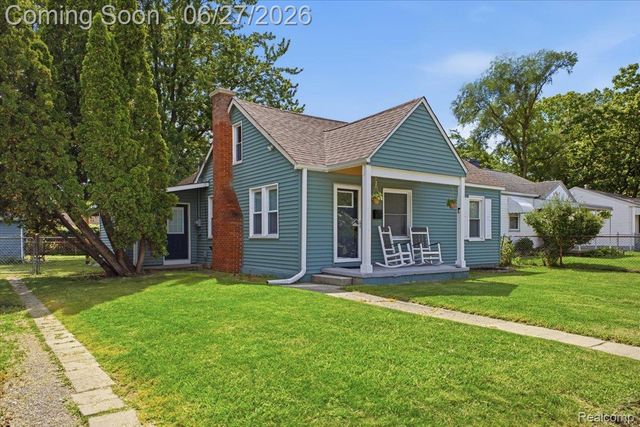 27116 Delton Street, Madison Heights, MI 48071