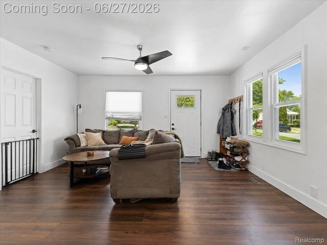27116 Delton Street, Madison Heights, MI 48071