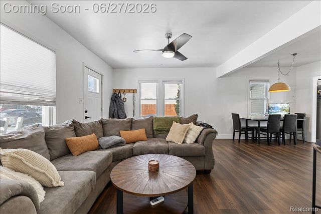 27116 Delton Street, Madison Heights, MI 48071