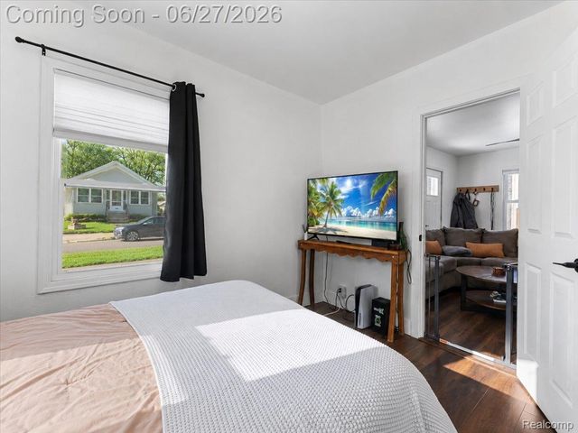 27116 Delton Street, Madison Heights, MI 48071