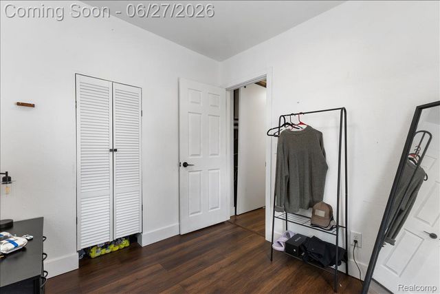 27116 Delton Street, Madison Heights, MI 48071