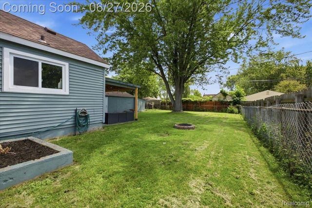27116 Delton Street, Madison Heights, MI 48071