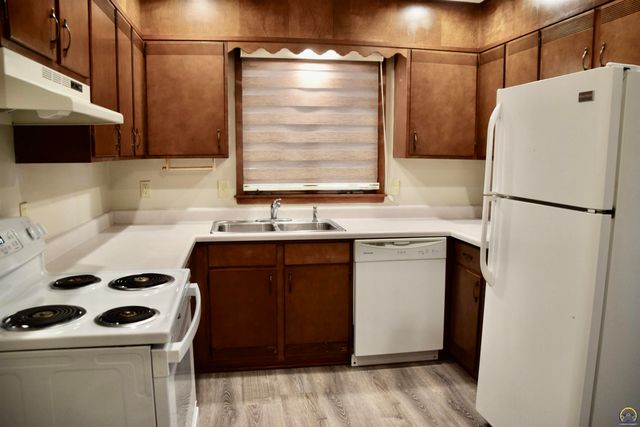 3209 SW 29th TER, Topeka, KS 66614