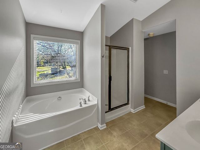 209 McEwen Court, Perry, GA 31069