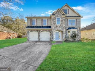 209 McEwen Court, Perry, GA 31069