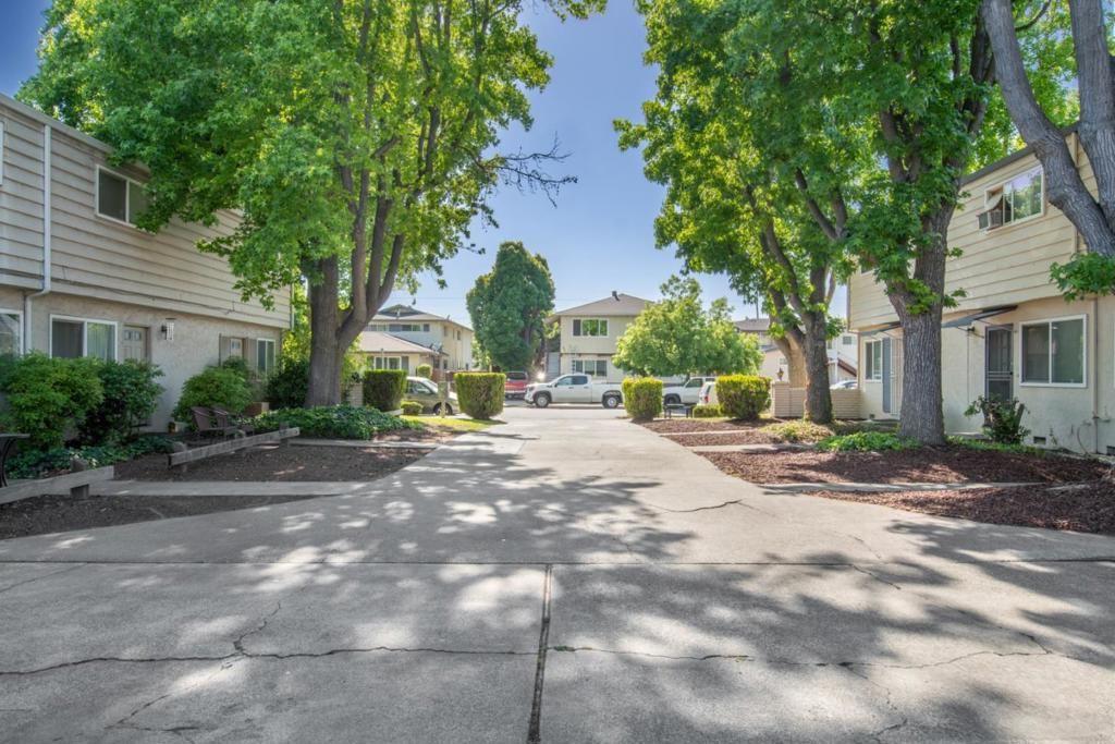 Image 2 of property listing at 828 Opal Drive, San Jose, CA 95117