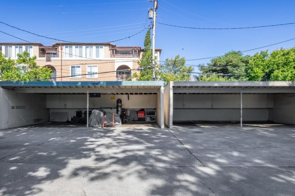 Image 34 of property listing at 828 Opal Drive, San Jose, CA 95117