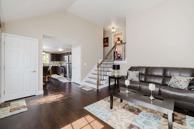 86 Cranesbill Rd, Taunton, MA 02780