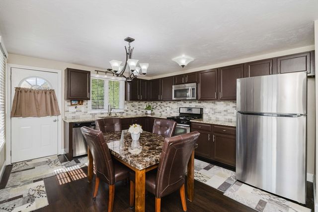 86 Cranesbill Rd, Taunton, MA 02780