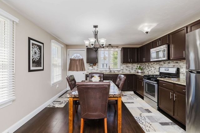 86 Cranesbill Rd, Taunton, MA 02780