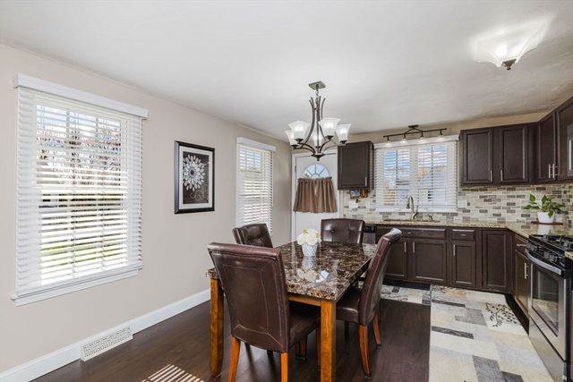 86 Cranesbill Rd, Taunton, MA 02780