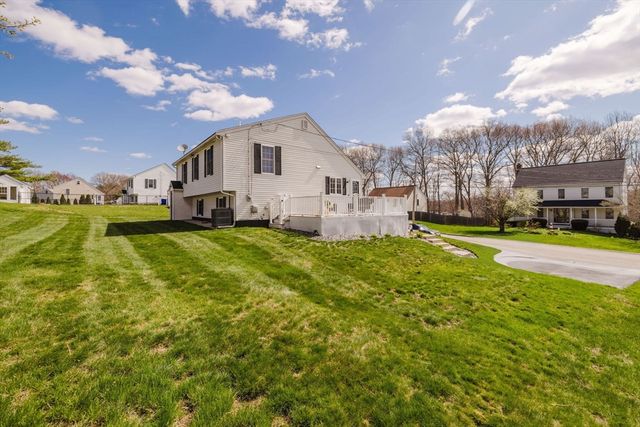 86 Cranesbill Rd, Taunton, MA 02780