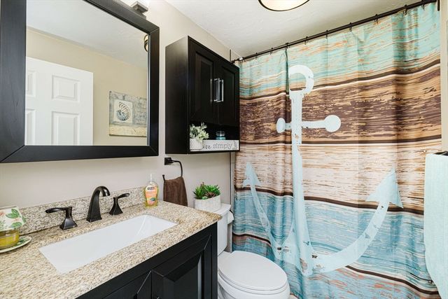 86 Cranesbill Rd, Taunton, MA 02780