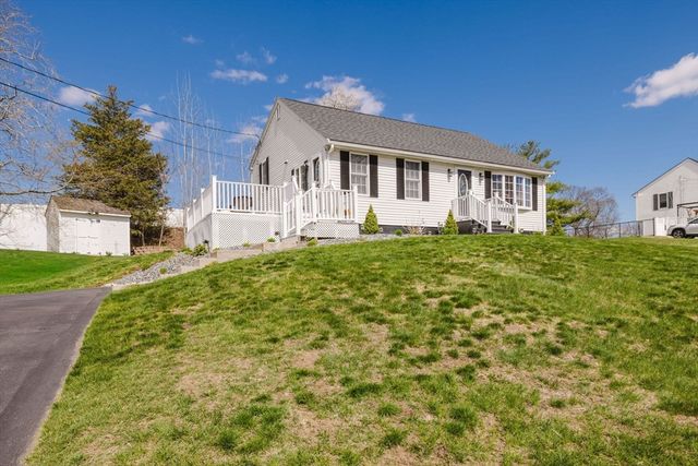 86 Cranesbill Rd, Taunton, MA 02780