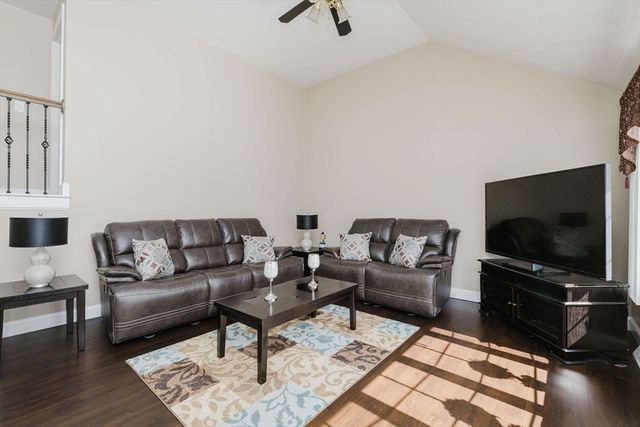 86 Cranesbill Rd, Taunton, MA 02780