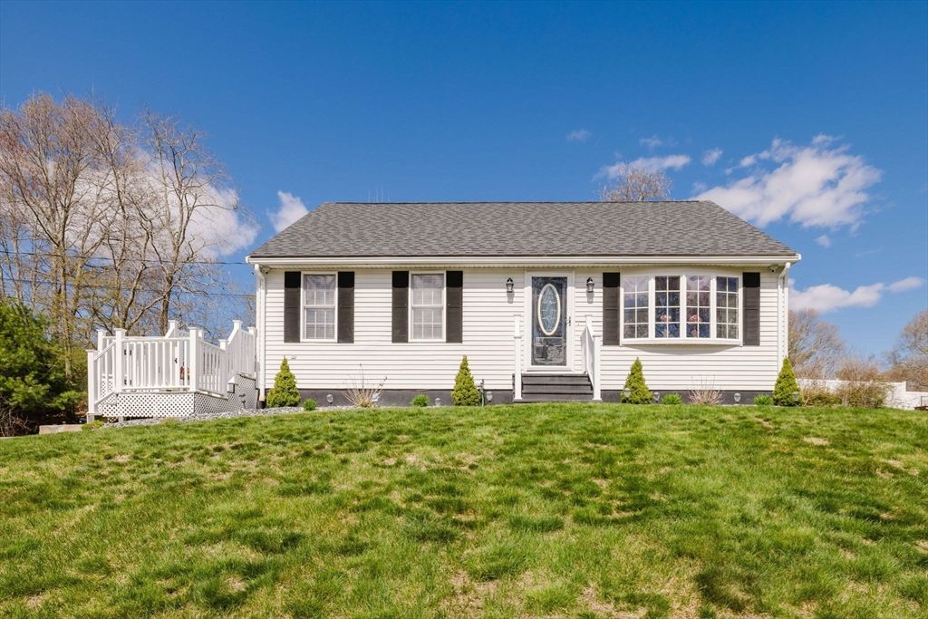 86 Cranesbill Rd, Taunton, MA 02780