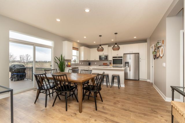 3165 Sunshine Curve NW, Prior Lake, MN 55352