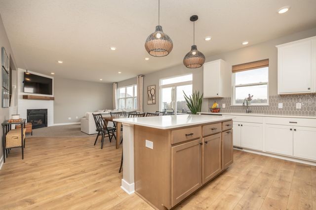 3165 Sunshine Curve NW, Prior Lake, MN 55352