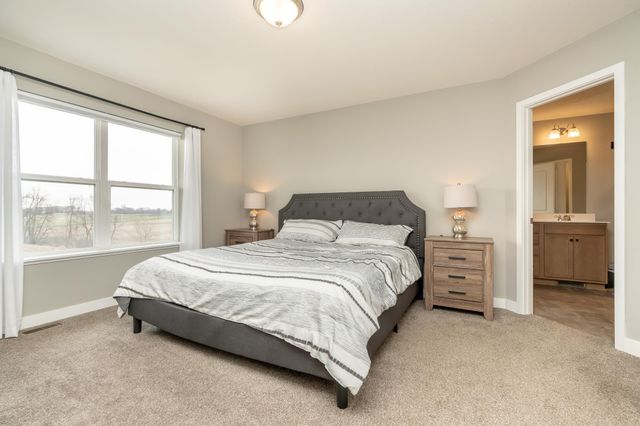 3165 Sunshine Curve NW, Prior Lake, MN 55352