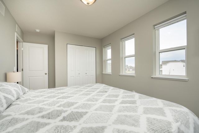 3165 Sunshine Curve NW, Prior Lake, MN 55352