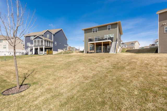 3165 Sunshine Curve NW, Prior Lake, MN 55352