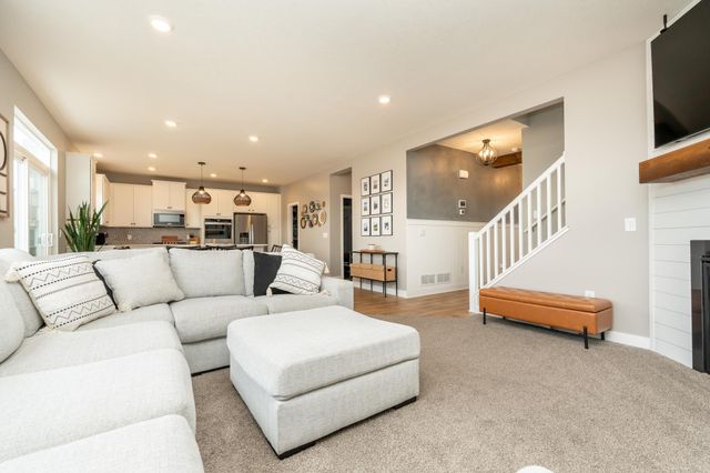 3165 Sunshine Curve NW, Prior Lake, MN 55352