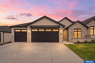 8015 S 43 Street, Lincoln, NE 68516