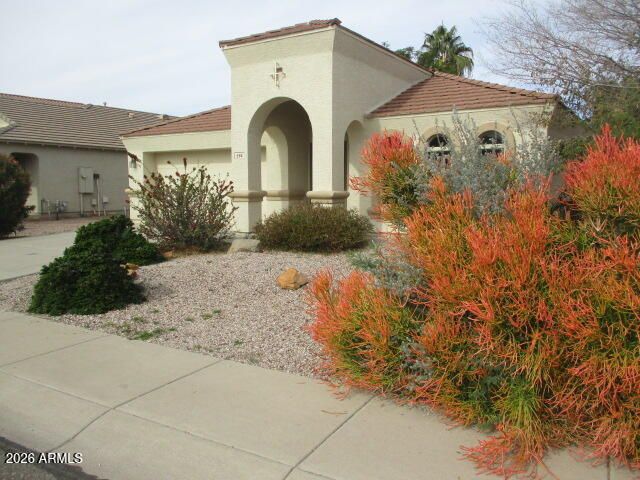 694 E SADDLE Way, San Tan Valley, AZ 85143