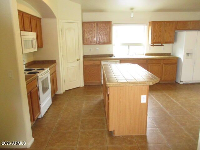 694 E SADDLE Way, San Tan Valley, AZ 85143