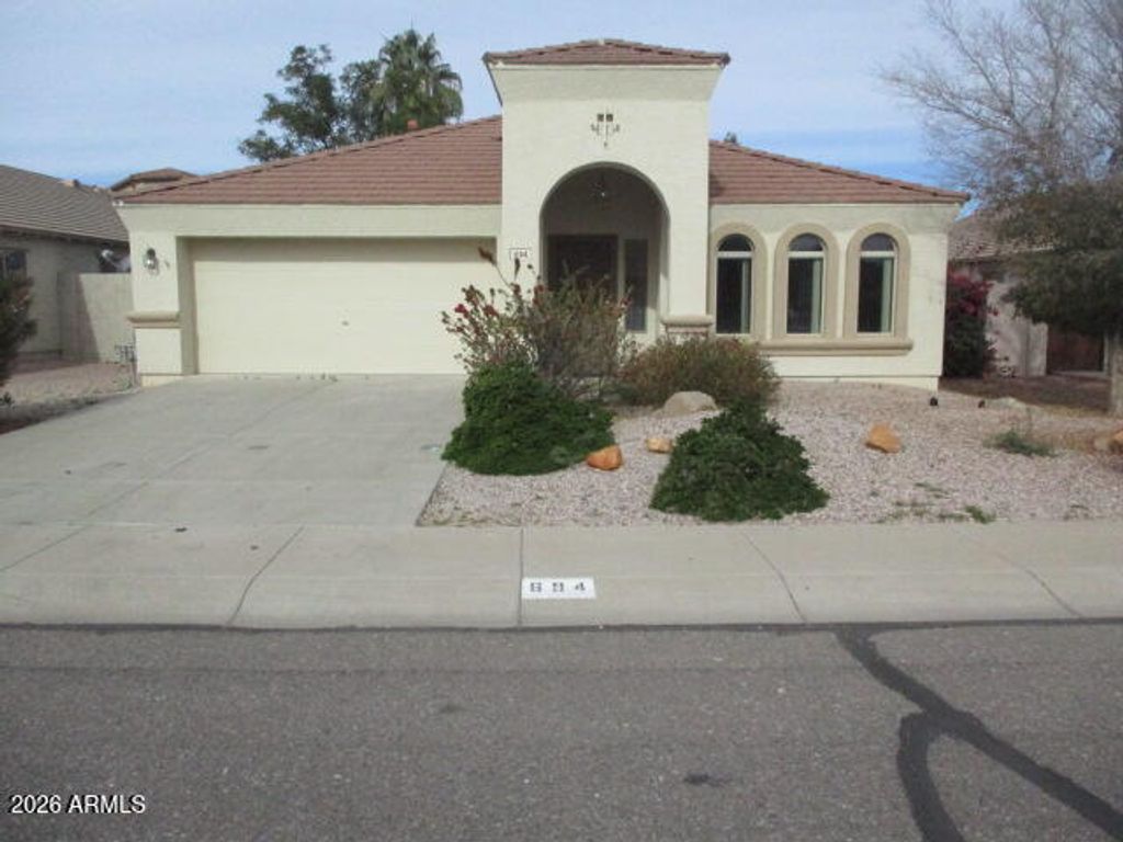 694 E SADDLE Way, San Tan Valley, AZ 85143