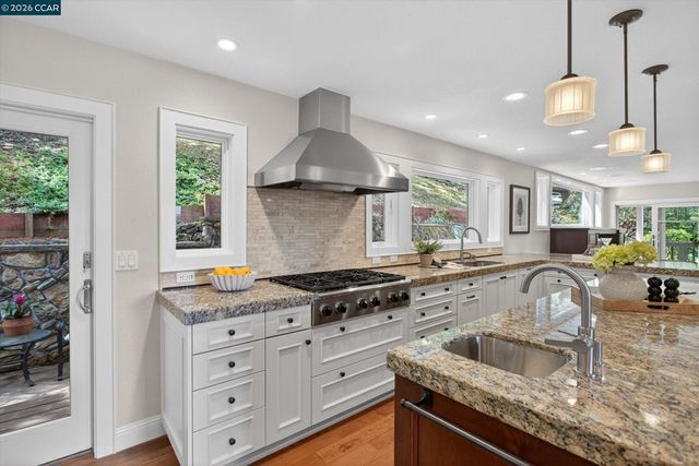 4105 Coralee Ln, Lafayette, CA 94549