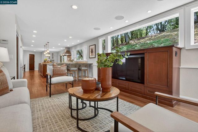 4105 Coralee Ln, Lafayette, CA 94549