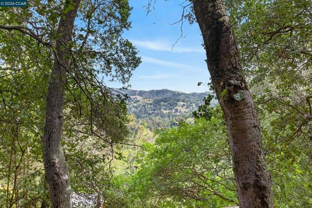 4105 Coralee Ln, Lafayette, CA 94549