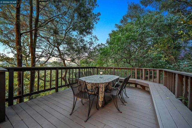 4105 Coralee Ln, Lafayette, CA 94549