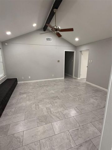 9002 Roos, Houston, TX 77036