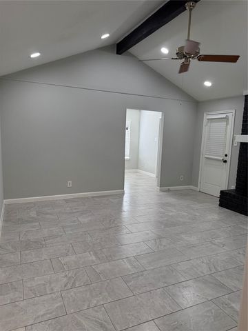 9002 Roos, Houston, TX 77036