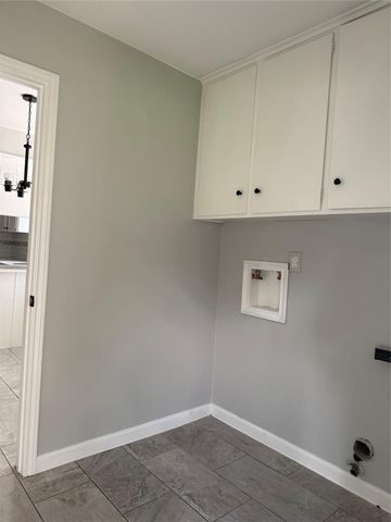 9002 Roos, Houston, TX 77036