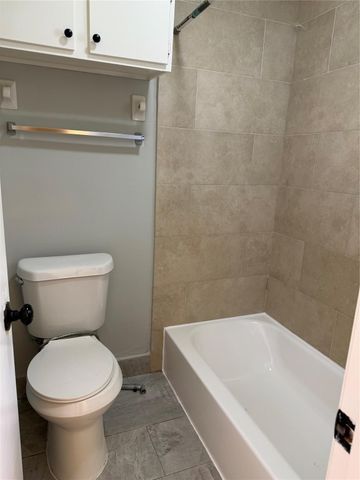 9002 Roos, Houston, TX 77036