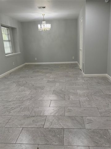 9002 Roos, Houston, TX 77036