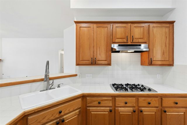 1421 Hargis CRK, Austin, TX 78717