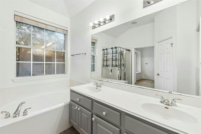 1421 Hargis CRK, Austin, TX 78717