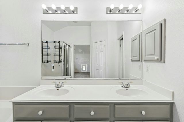 1421 Hargis CRK, Austin, TX 78717