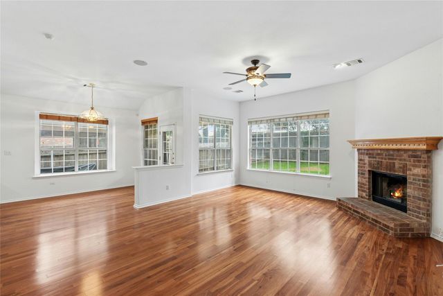 1421 Hargis CRK, Austin, TX 78717