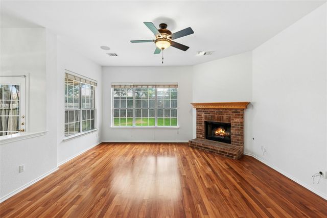 1421 Hargis CRK, Austin, TX 78717