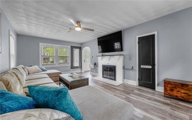 4020 Greenway CT W, Portsmouth, VA 23707