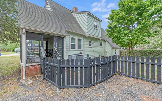 4020 Greenway CT W, Portsmouth, VA 23707